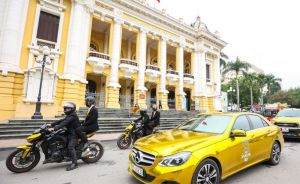 Bia Saigon mang xe chở “vàng” diễu hành khắp các phố Hà thành