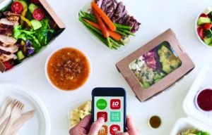 Bất chấp đại dịch và suy thoái, dịch vụ ăn uống vẫn "ăn nên làm ra", gần 90% doanh nghiệp không gặp vấn đề về vốn