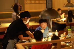 Các "ông lớn" Golden Gate, Highlands Coffee bền bỉ mở rộng chuỗi trước sức ép gia tăng từ thương hiệu đang lên như Phê La, Katinat...